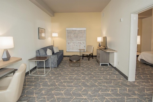 Holiday Inn Oakland Airport image 1
