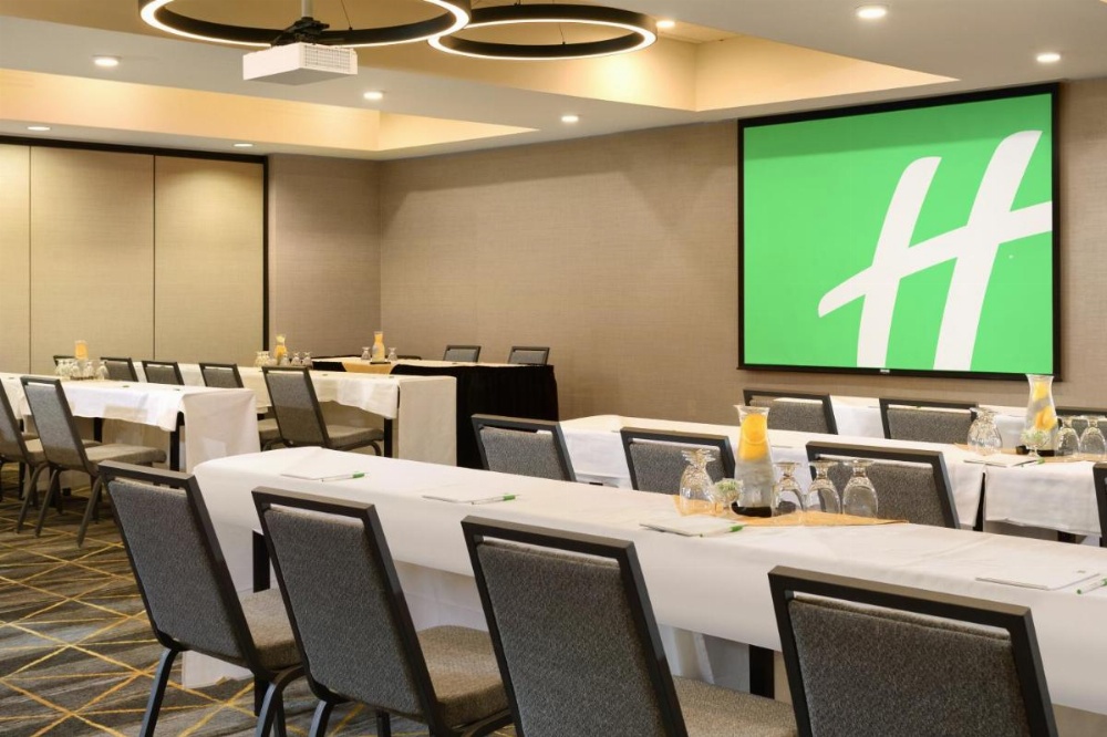Holiday Inn Oakland Airport Image 20