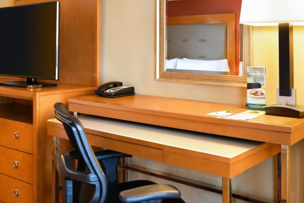 Holiday Inn Oakland Airport Image 25