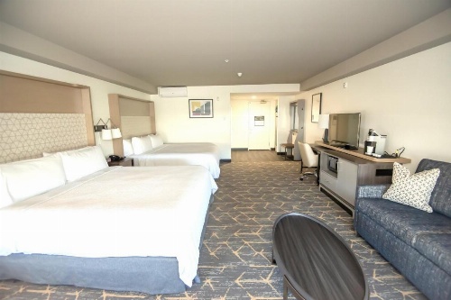 Holiday Inn Oakland Airport image 44