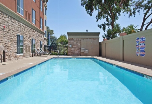 Holiday Inn Oakland Airport image 8
